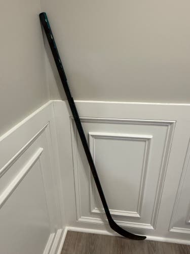 CCM VIZION STICK Intermediate Right Hand 55 Flex P29 + 1/4 -