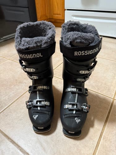 Mondo 26 & 26.5 Women's Rossignol Pure Ski Boots (Used)