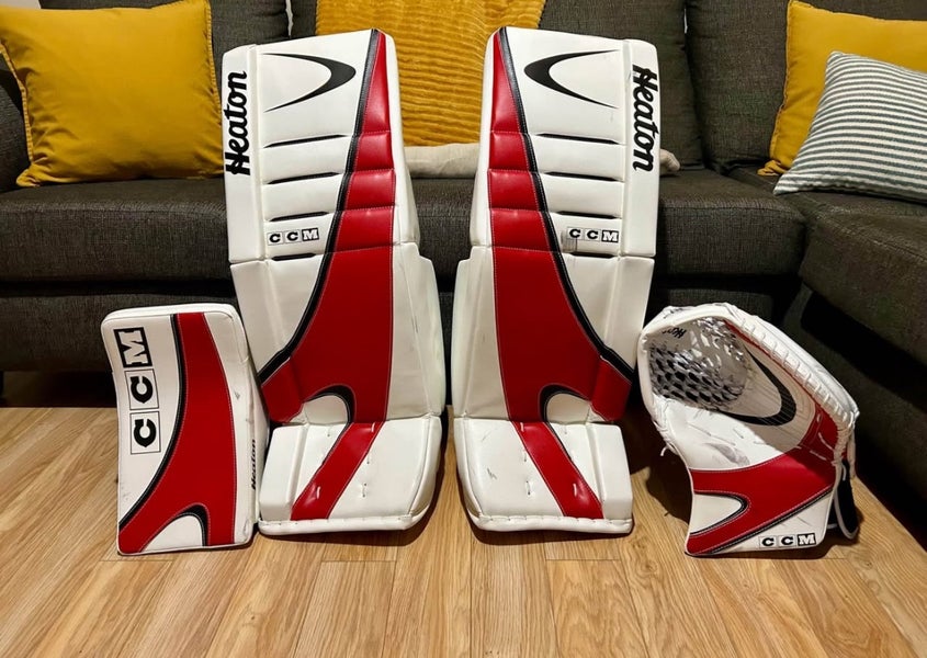 33" CCM Extreme Flex Goalie Leg Pads