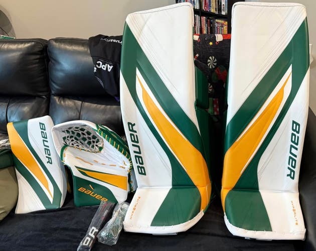 BRAND NEW London Knights Goalie Pads, Glove and Blocker!!