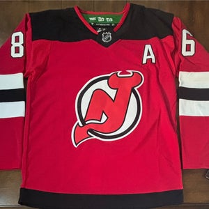New Jersey Devils Jack Hughes Red Adult Medium (50) NWT Jersey