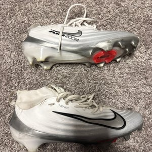 Men's Size M 10.0 (W 11.0) Nike Cleats (Used)