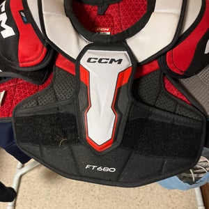 CCM Jetspeed FT680 Shoulder Pads Size Small SR (Used)