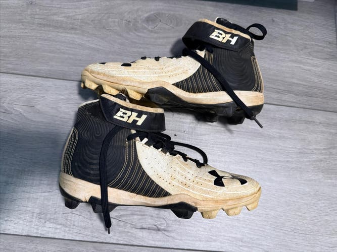 White Kid's 6Y (Big Kids / Youth) Youth Under Armour Bryce harper Molded Cleats (Used)