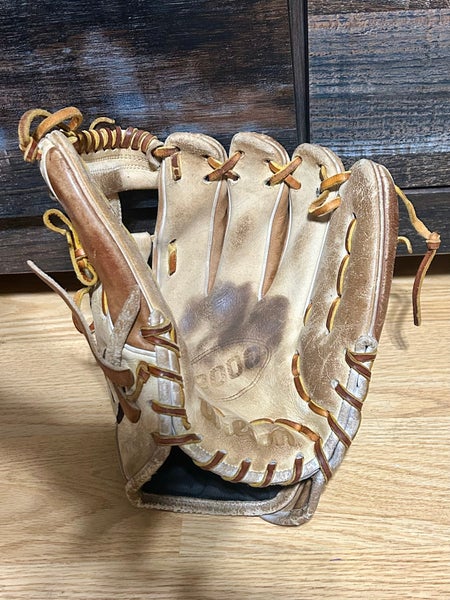 Wilson A2000 RH Infield Baseball Glove 11.5" (Used)