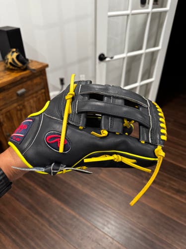 Rawlings Heart of the Hide RH Outfield Baseball Glove 12.75" (Used)