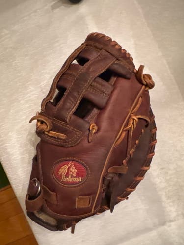 Nokona AMGFB RH First Base Baseball Glove (Used)