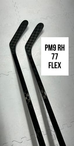 Senior(2x)Right PM9 77 Flex ProBlackStock™ Unbranded Blackouts Pro Stock Nexus Hockey Sticks