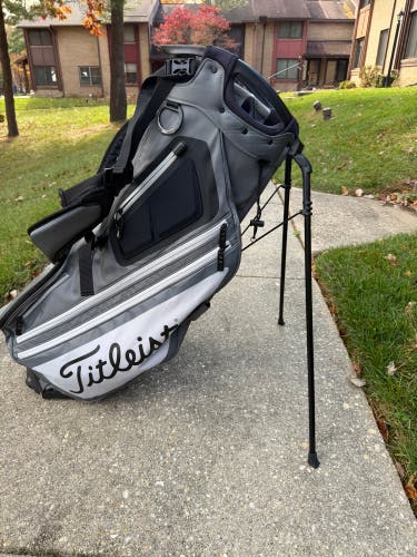Titleist Hybrid 14 Stand Golf Bag