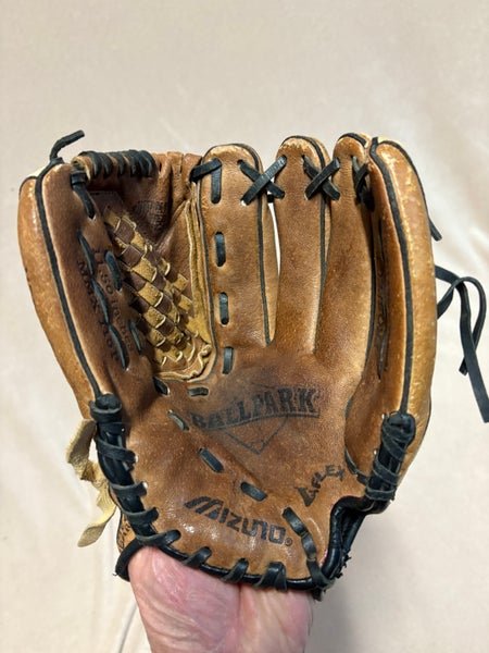 RH Mizuno Ballpark Baseball Glove 11.5" (Used)