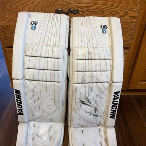 28" 2019 Vaughn Velocity VE8 Goalie Leg Pads (Used)