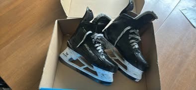 2024 Bauer Supreme Shadow Hockey Skates 7.5 (Used)