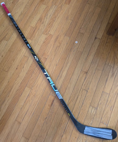Senior True Catalyst 9X3 Left Hand Hockey Stick P28 70 Flex Pro Stock (Used)
