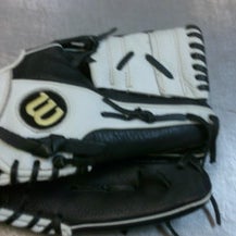 Used Wilson A500 BB/SB Glove RH Throw White 12" 11339-S000196386