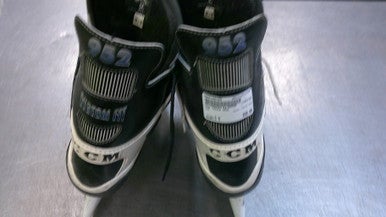 Used CCM TACKS 952 Senior Hockey Skate Senior 9 11339-S000196399