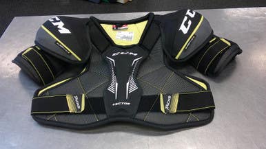 Used CCM VECTOR 9040 Senior Shoulder Pads MD 11339-S000195546