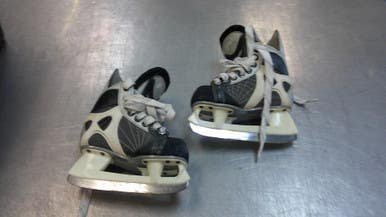 Used CCM TACKS Youth Hockey Skate Youth 08.0 11339-S000195491