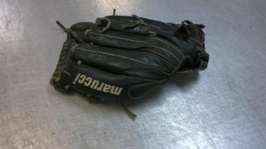 Used Marucci GLOVE BB/SB Glove RH Throw Black 11 1/2" 11339-S000195265