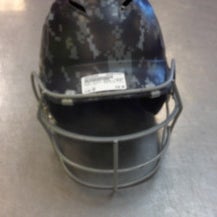 Used Under Armour BH100 W MASK Batting Helmet w/Mask Grey SM 11339-S000195258