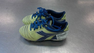 Used Diadora Soccer Cleats Green Youth 13.5 11339-S000194827