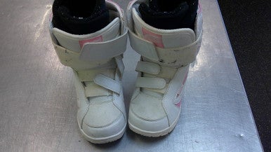 Used Vans THERMOFIT Girls Snowboard Boots Pink Junior 01 11339-S000194816
