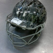 Used Under Armour W MASK Batting Helmet w/Mask Grey MD 11339-S000194696