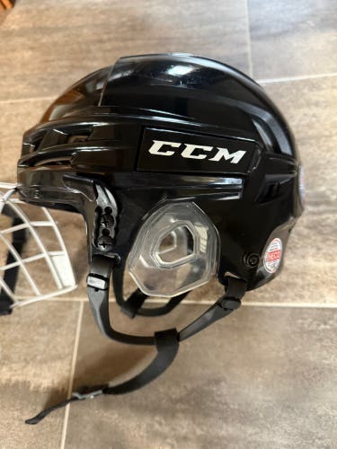 Small CCM Tacks 910 Helmet (Used)