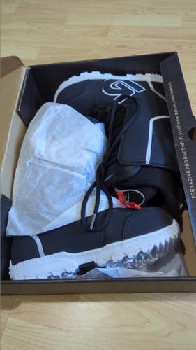 Burton Mens 6 Snowboard Boots Fastplant Imprint 1 Lining, Lace-up Black.