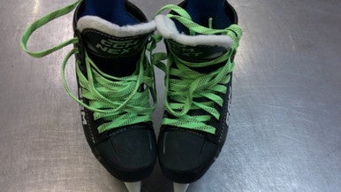 Used CCM NEXT Junior Hockey Skate Junior 01 11339-S000196133