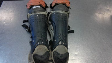 Used Louisville Slugger 12-15 Catchers Leg Guards Black Intermed 11339-S000193996