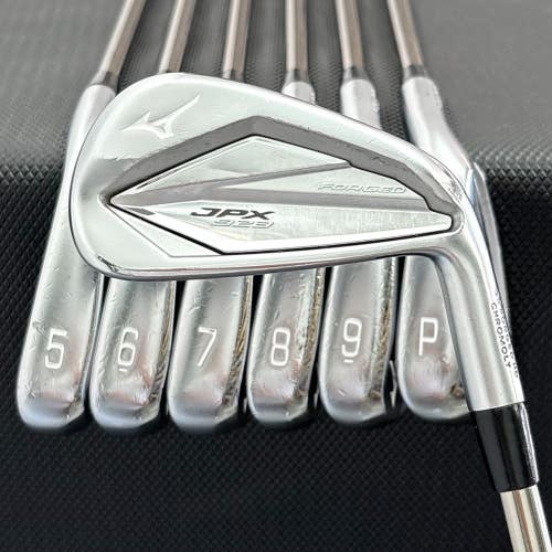 MIZUNO JPX 923 FORGED IRON SET 4-P