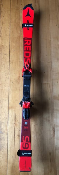 145 cm Atomic Redster S9 Skis With Bindings Max Din 10 (Used)