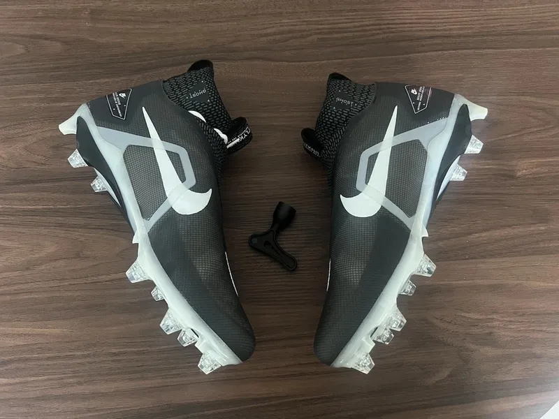 Men's Nike Alpha Menace Elite 3 Detachable Football Cleats DR5661-001 Size 13.5