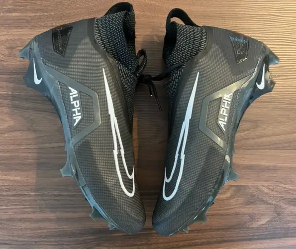 Nike Alpha Menace Elite 3 Men's Size 11 Football Cleats Black CT6648-010