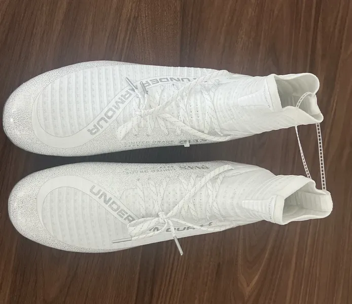 UA Highlight 2 MC Football Cleats White/ Silver Mens Size 8.5 3027303-100 NEW