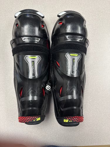 Intermediate Bauer Vapor Hyperlite 14" Shin Pads (Used)