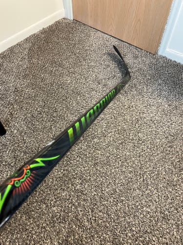 Senior Warrior Alpha Deluxe Hockey Stick Right Handed | W03 85 Flex (New)