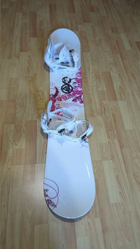 Used Morrow snowboard wild flower 148cm with K2 binding size medium.