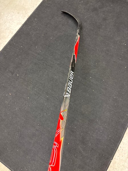 Brand NEW Senior Bauer Vapor Red FlyLite RH Hockey Stick P92 70 Flex