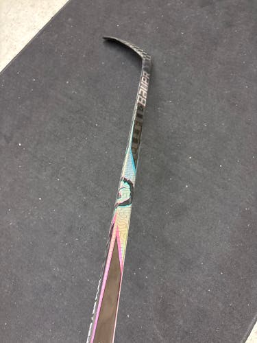 Brand NEW Intermediate Bauer Proto2 RH Hockey Stick P28 65 Flex