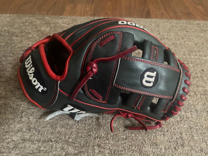 Wilson A2000 RH Infield Baseball Glove 11.5" (Used)