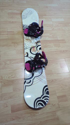 Snowboard K2 Moment or K2 First Lite model 150cm With K2 Binding Size Medium.