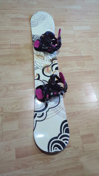Snowboard K2 Moment or K2 First Lite model 150cm With K2 Binding Size Medium.