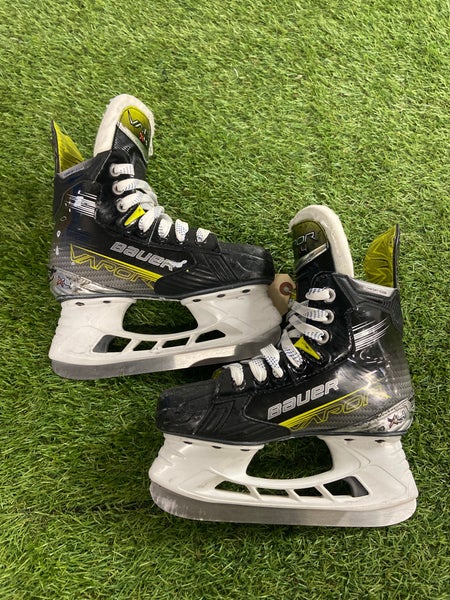 Junior Bauer Vapor X4 Hockey Skates Regular Width Size 1.5 (Used)