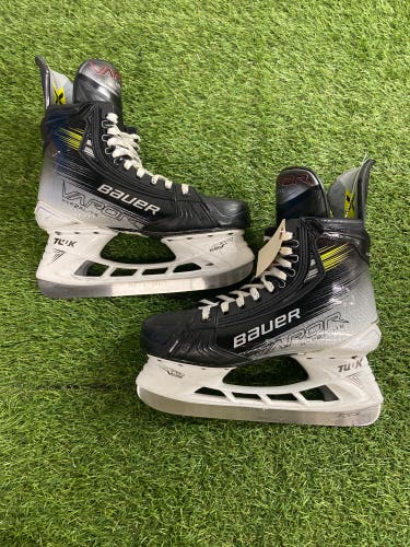Senior Bauer Vapor Hyperlite 2 Hockey Skates 8 (Used)