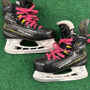 Junior Bauer Supreme M40 Hockey Skates (Regular) Size 3 (Used)