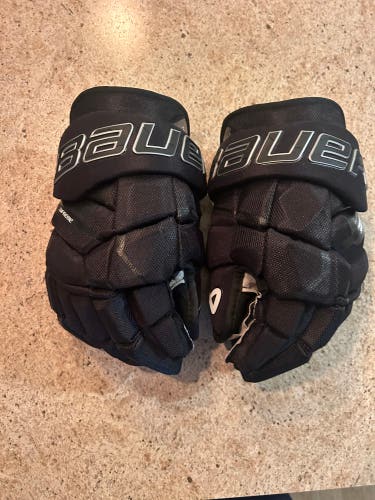 Bauer Supreme Mach Gloves 13" (Used)