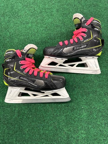 Intermediate Bauer GSX Hockey Goalie Skates (Regular) Size 4 (Used)