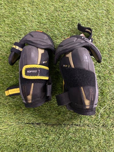 Junior Large CCM Tacks AS-V Elbow Pads (New)