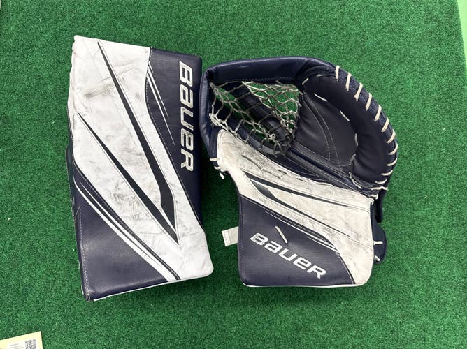 White & Navy Blue Senior Bauer Vapor X5 Pro Goalie Glove & Blocker Set Regular (Used)